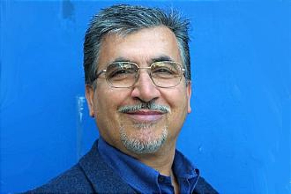 صورة د. عمر ظاهر